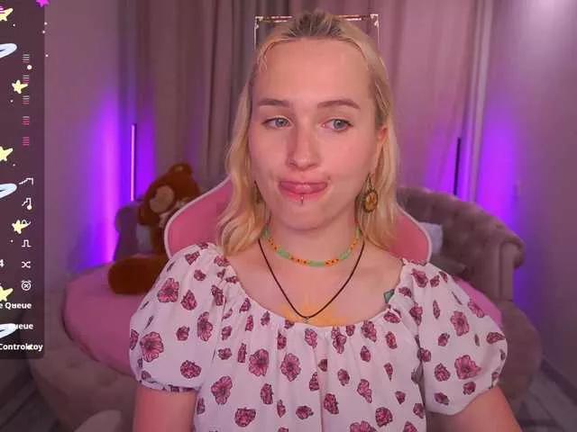 LilElfie on BongaCams 