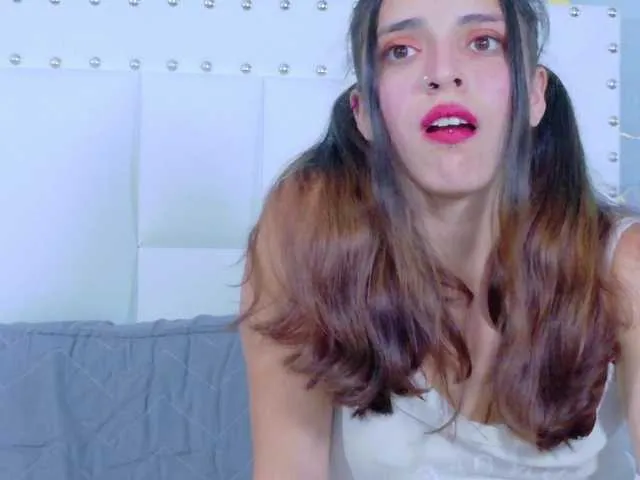 littleapril on BongaCams