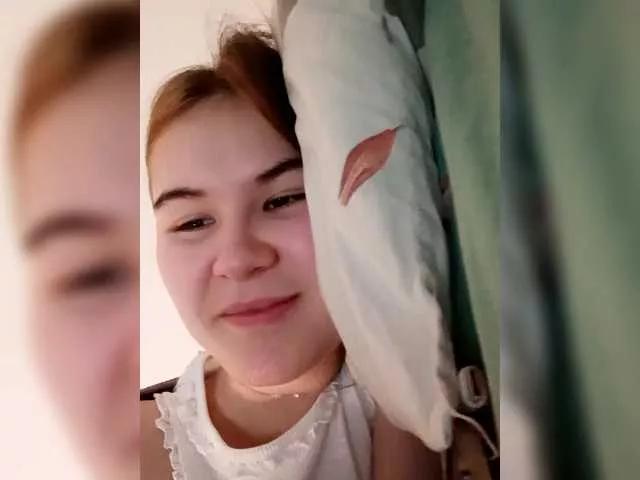 littleowlx from BongaCams