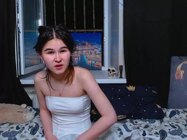 littleowlx on BongaCams 