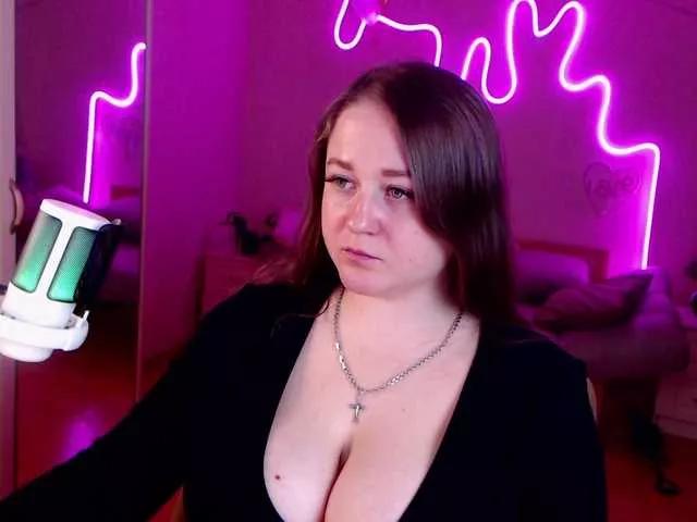 LizzyShine on BongaCams 