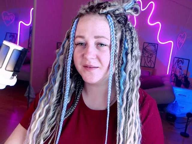 LizzyShine on BongaCams