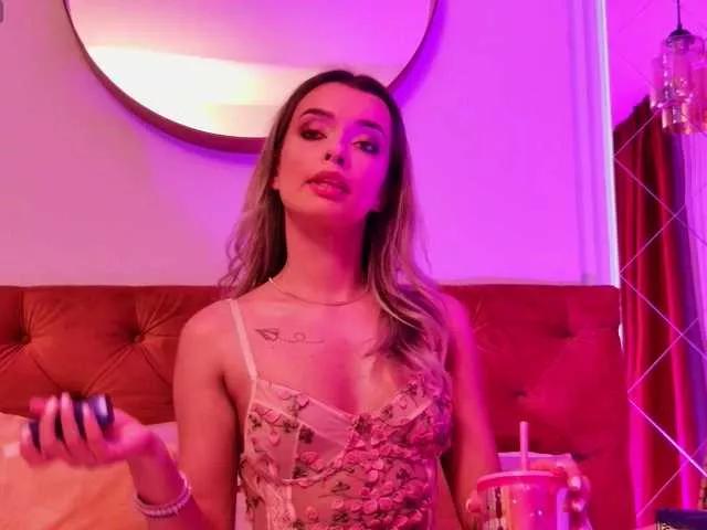 LollyShine from BongaCams