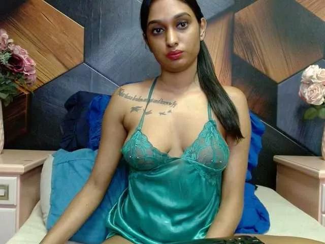 LusciousIndian from BongaCams