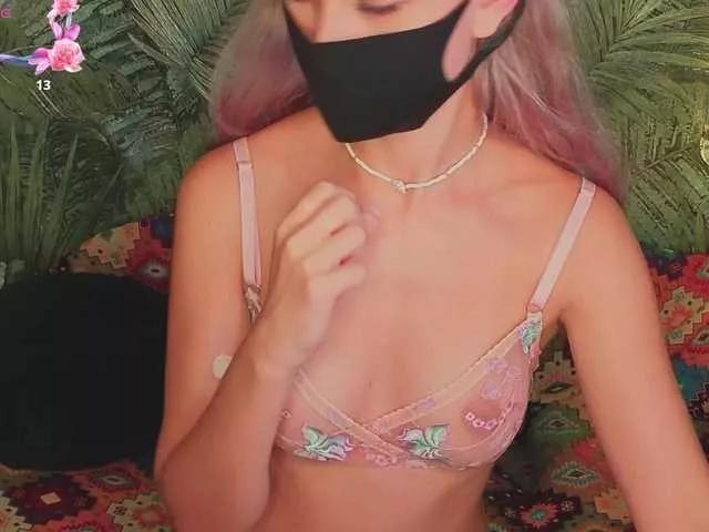 Meeeeow on BongaCams 