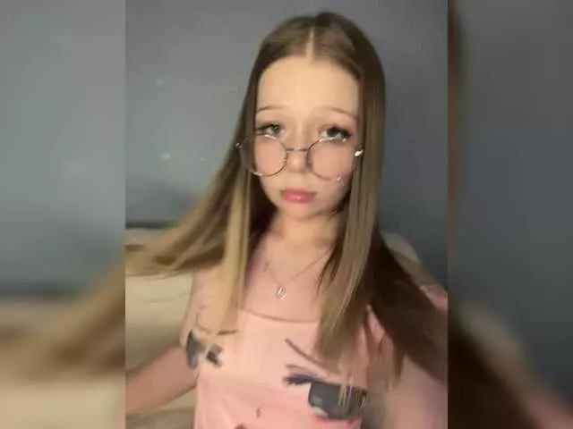 MelMooon on BongaCams 