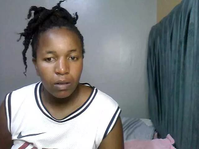 Midnightaura on BongaCams