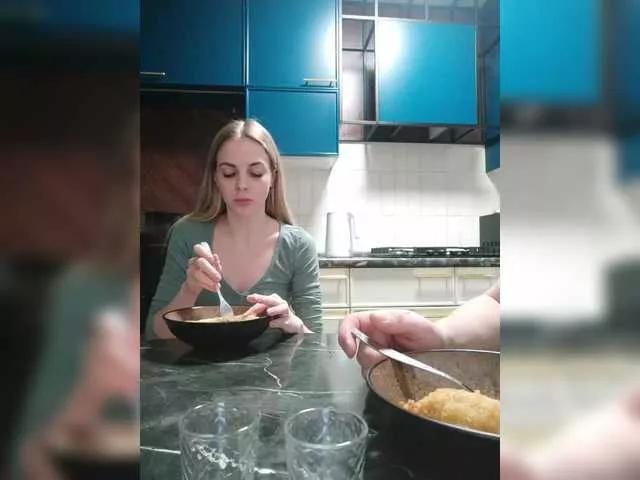 Freechat Mileshil on BongaCams