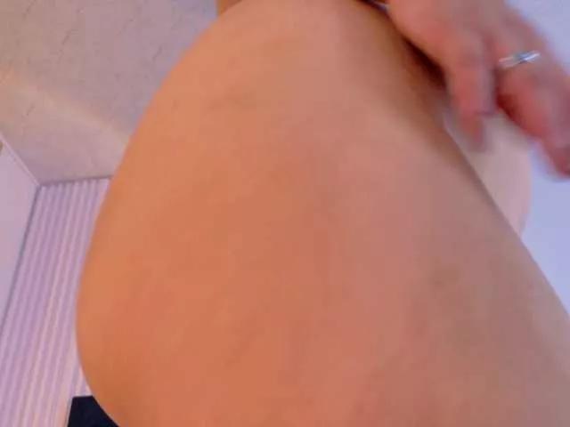 MollyyCruz from BongaCams