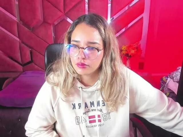 Offline OliviaFox on BongaCams