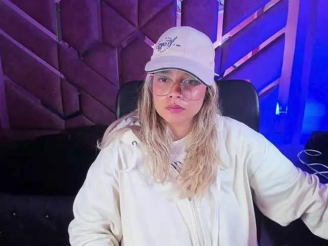 Offline OliviaFox on BongaCams
