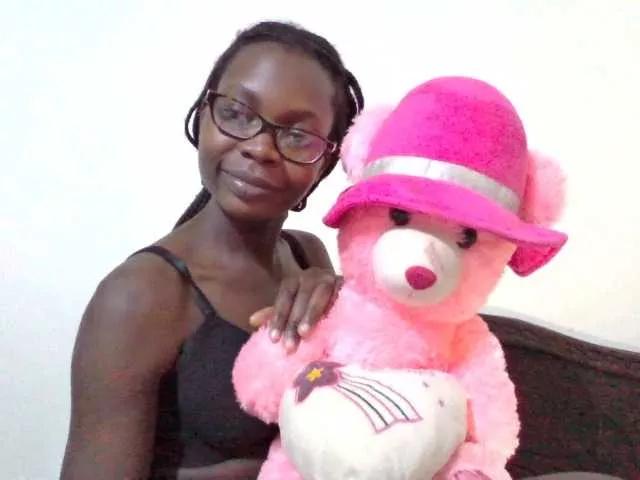 petitehotgirl on BongaCams