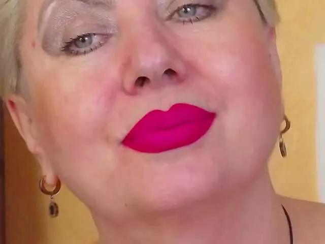 Offline PoshLadyx on BongaCams