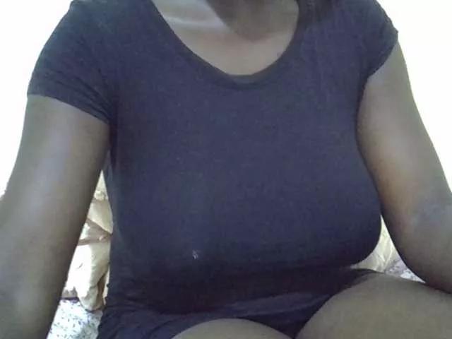 pretty-lioness on BongaCams