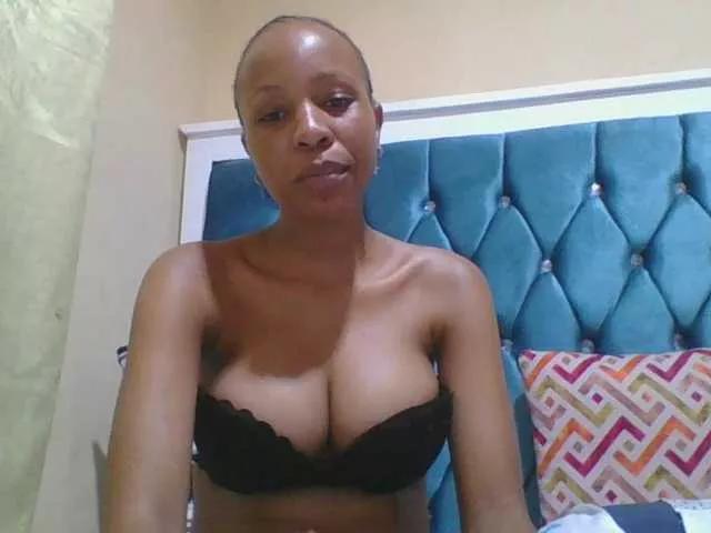 Prettyebony4 on BongaCams