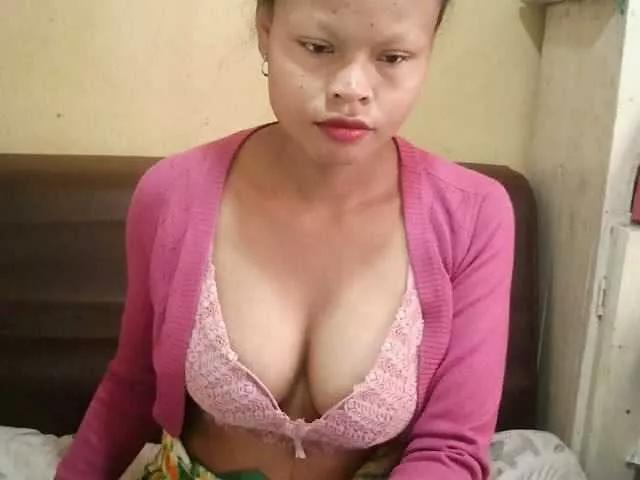 Offline Pussy01lips on BongaCams