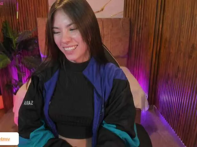 Roxanne-tay — Freechat on BongaCams