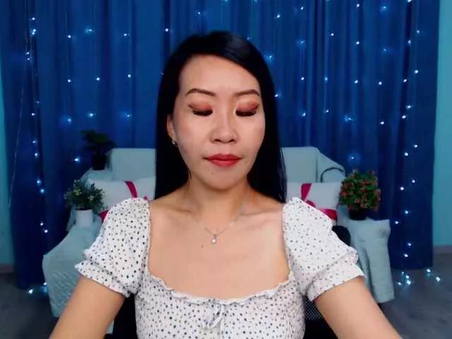 Offline Sarahsexygirl on BongaCams
