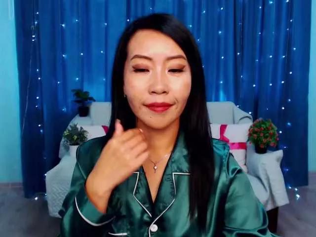 Offline Sarahsexygirl on BongaCams