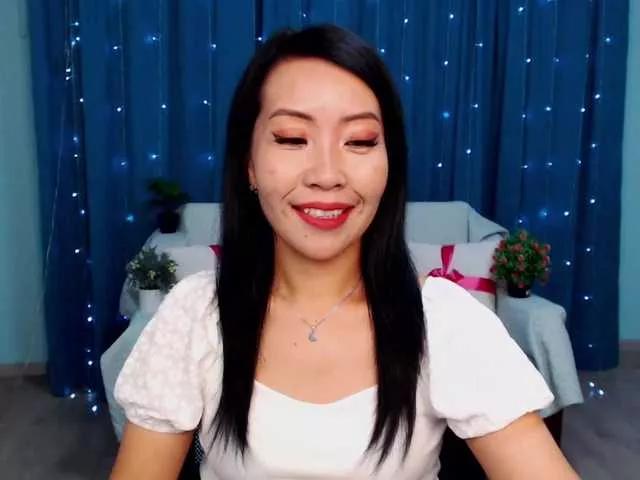 Offline Sarahsexygirl on BongaCams