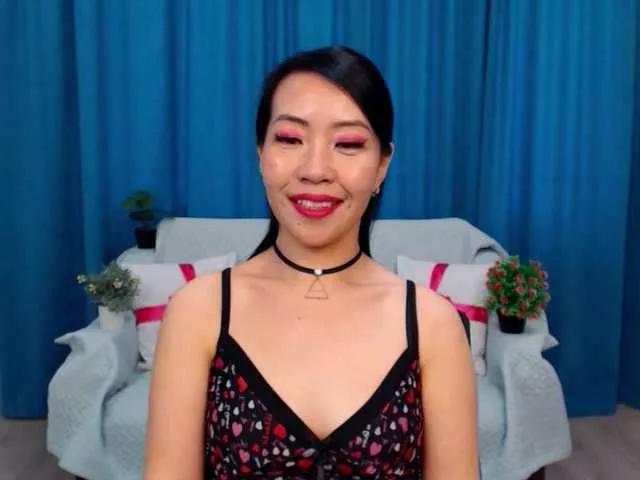 Offline Sarahsexygirl on BongaCams