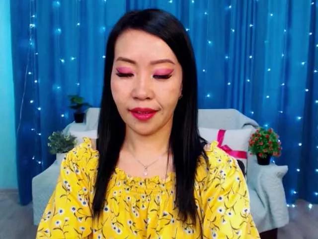 Offline Sarahsexygirl on BongaCams