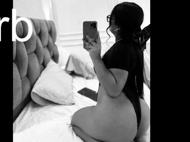 sexy-miaa1 on BongaCams