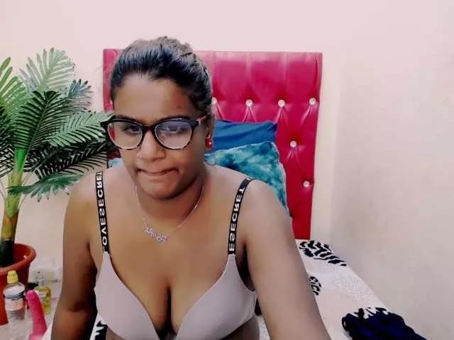 Offline strawberrylips on BongaCams