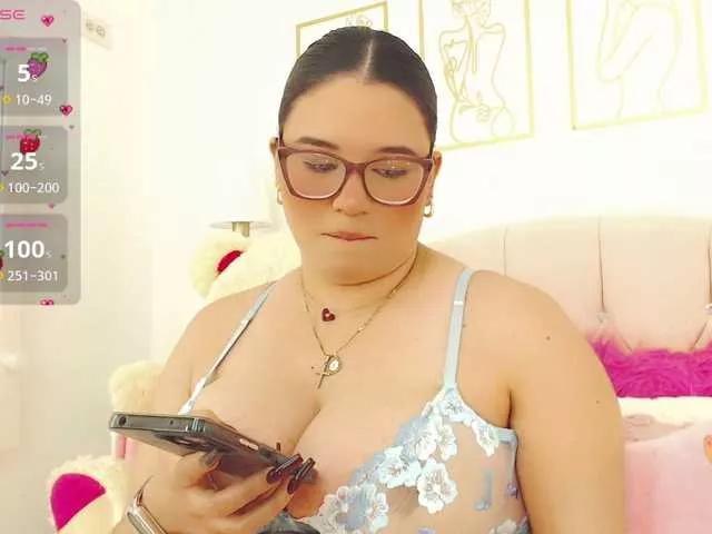 sweet-pink on BongaCams