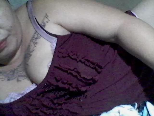 sweetasian33 on BongaCams 