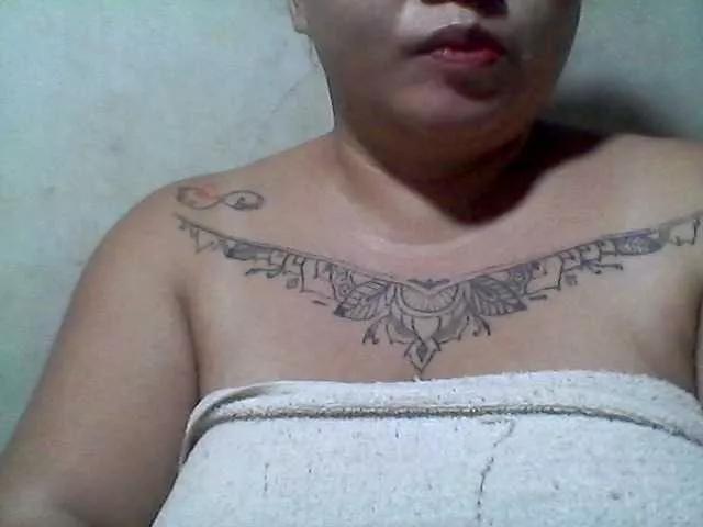 sweetasian33 on BongaCams 