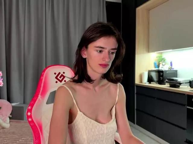 Offline SweetieTati on BongaCams