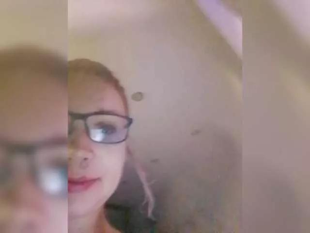 Freechat TilyTily on BongaCams