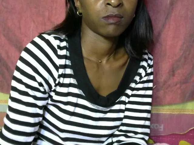 Tinah24 on BongaCams