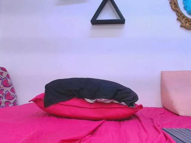 Offline tinkerbell- on BongaCams