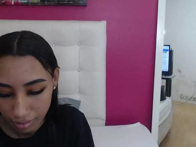 Offline tiny-sarah1 on BongaCams