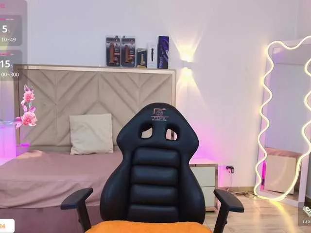 whitney-tay on BongaCams