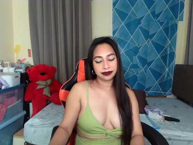 xxTrexie18 on BongaCams
