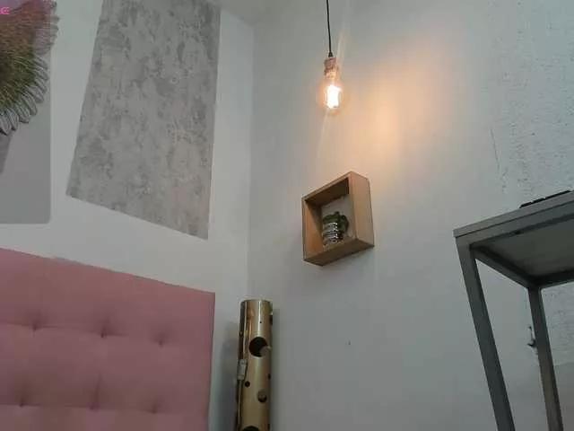 zhamira21 on BongaCams