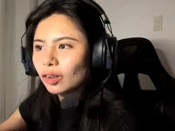 alleendellos — Goal: Get off top <3  Welcome to my cozy little room im Rina #18 and im  #new here and really #shy  , #teen #asian [99 tokens remaining]