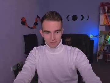 astren_villo from Chaturbate