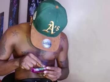 Freechat hazlan_420 on Chaturbate