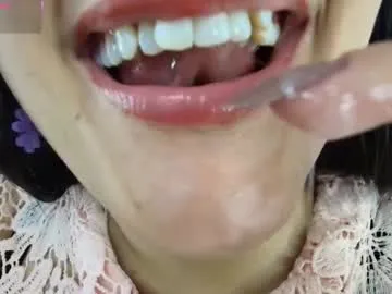 hinata_21_ from Chaturbate