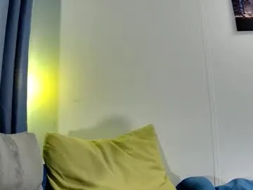 leila_cam18hot on Chaturbate