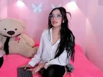 littlearii on Chaturbate