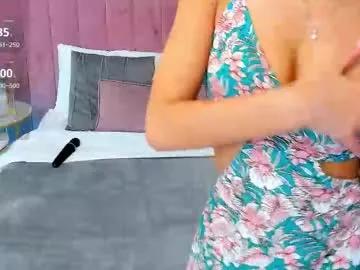 Freechat lullyfox on Chaturbate