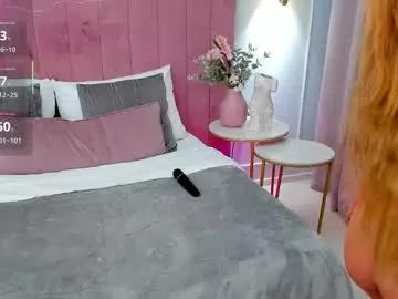Freechat lullyfox on Chaturbate