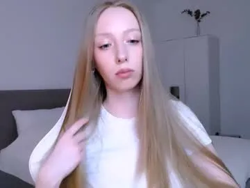 luna_insanity — doggy in panties #shy #blonde #natural #skinny [165 tokens remaining]