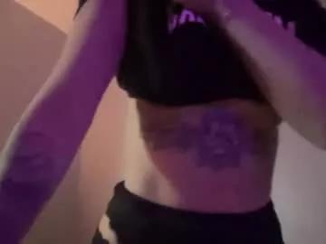 Freechat mommyswett on Chaturbate