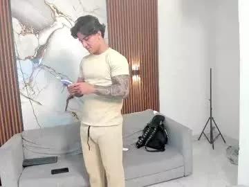 mr_maximo on Chaturbate 